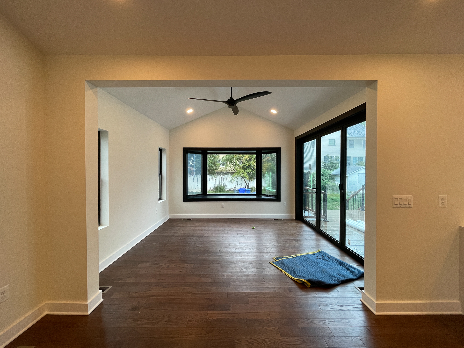 Image gallery image