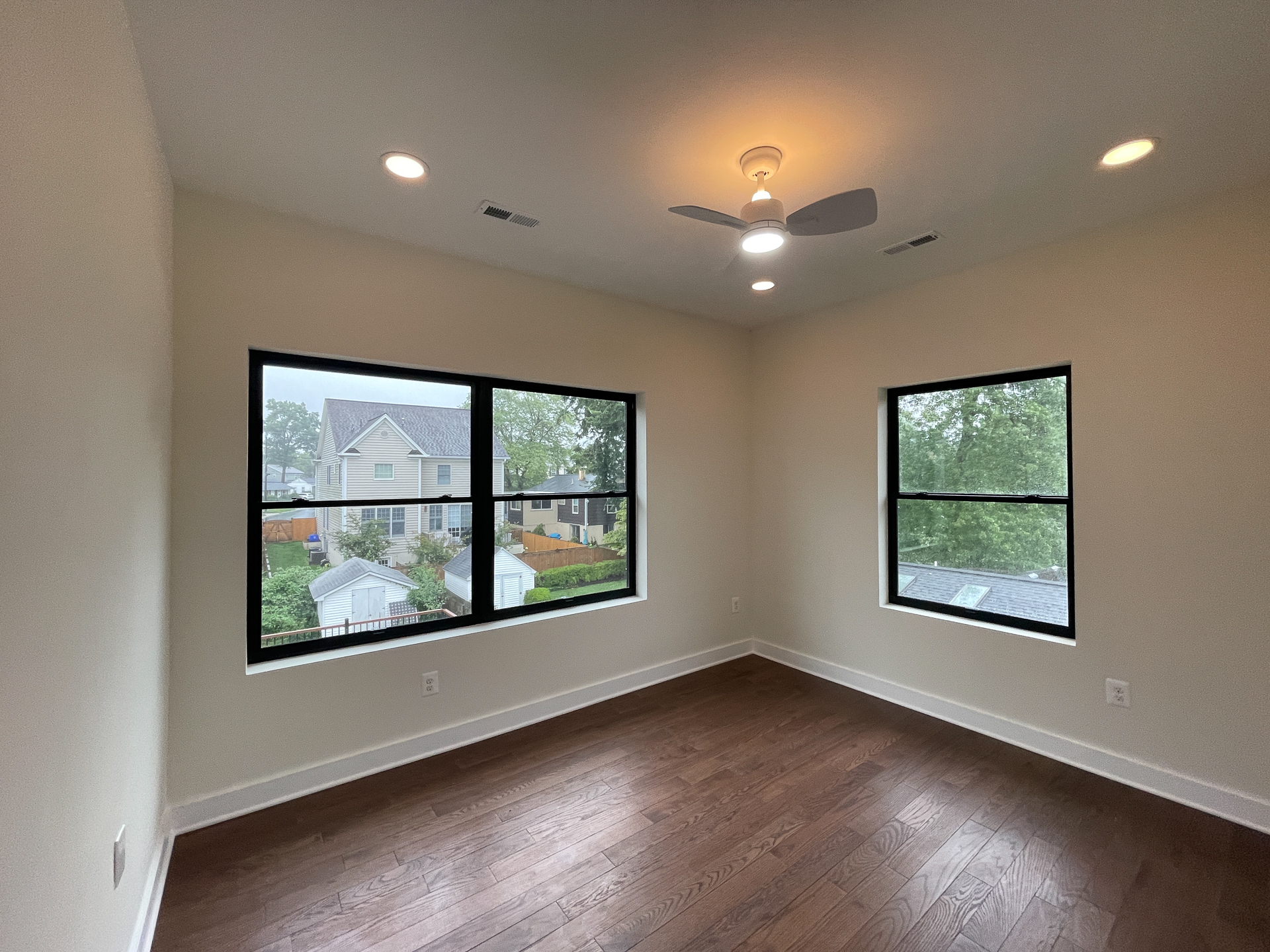 Image gallery image